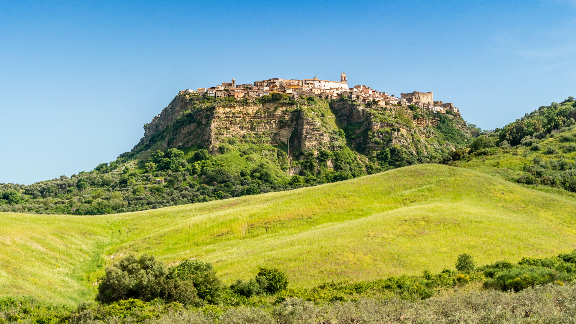 Tra pietra e mare: itinerario da Santa Severina alla Costa Ionica e alla Sila